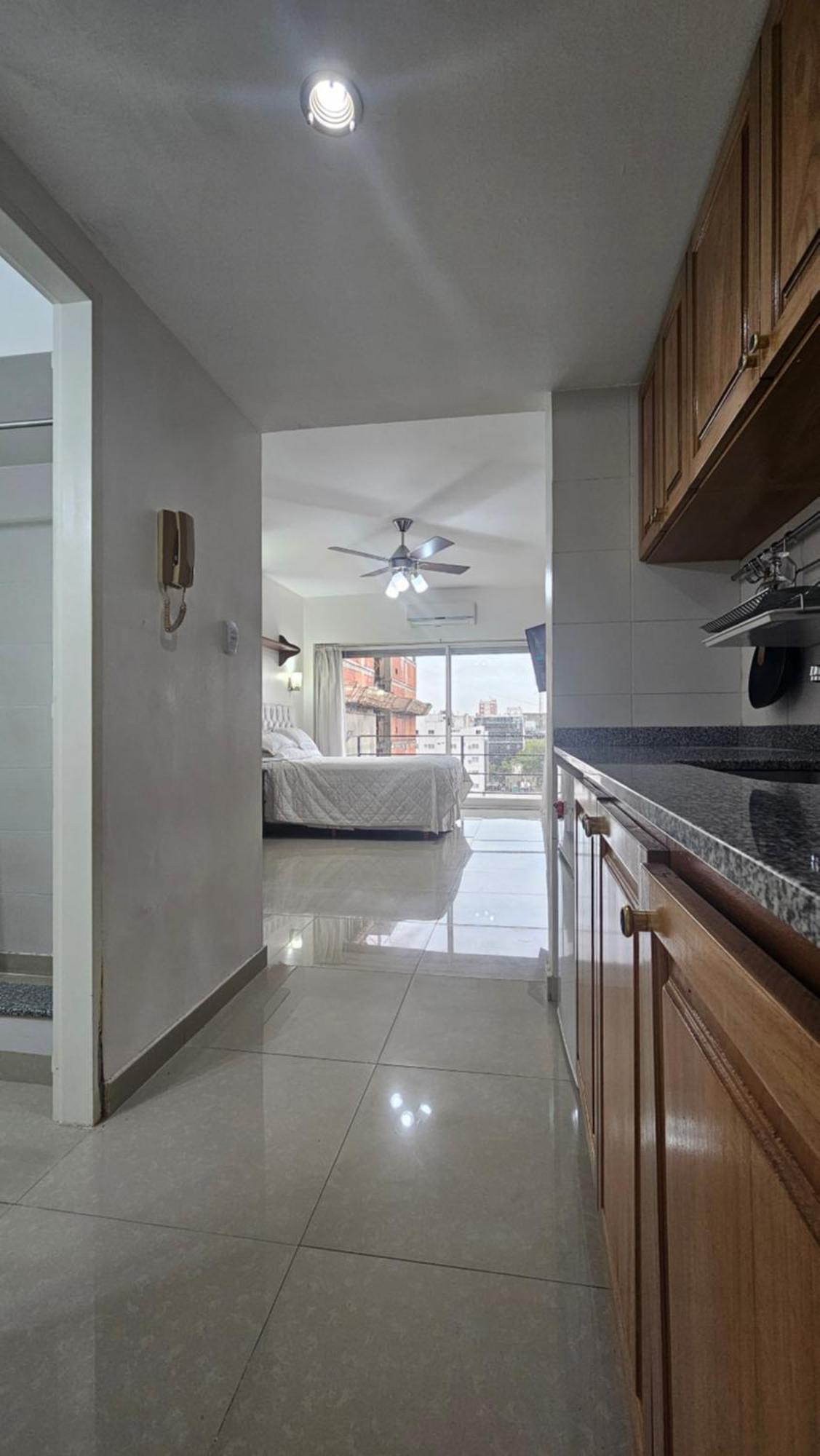 Monoambiente Con Balcon Y Cochera Privada - Tv 50