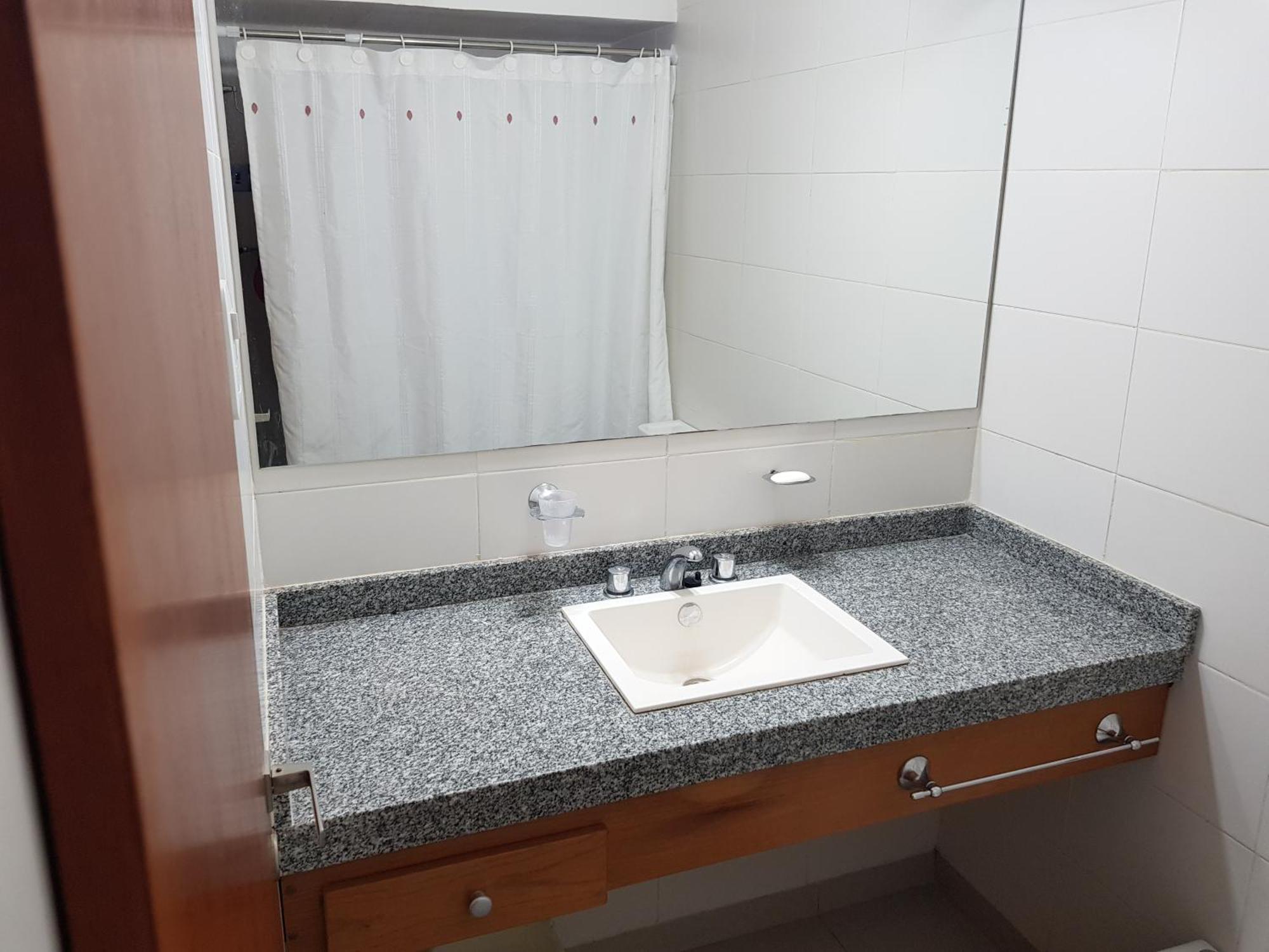 Monoambiente Con Balcon Y Cochera Privada - Tv 50